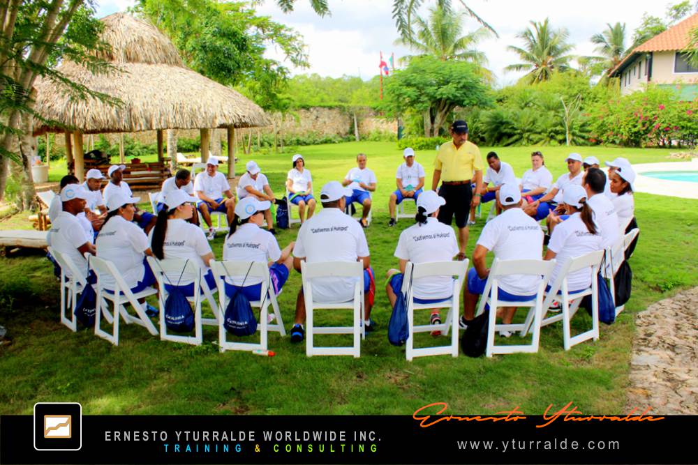Capacitación en hospitalidad, servicio y experiencia del cliente